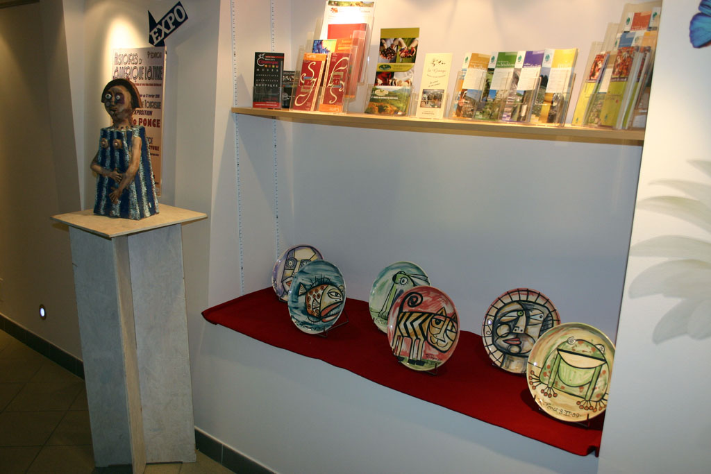 Exposition peinture et cramique de Ricardo Ponce à l'office de tourisme Rhône Crussol de Saint-Pray, janvier 2010